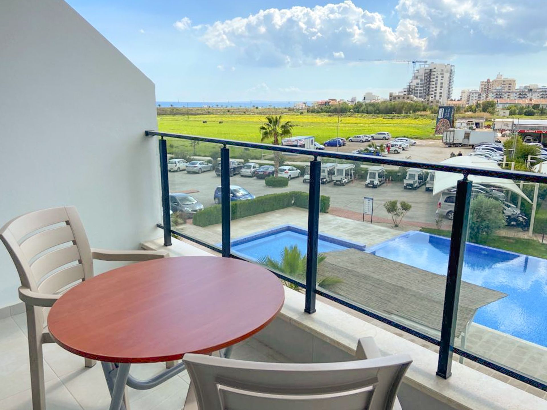 Студия 42 м² с террасой 8 м² в курортном комплексе — фото 3