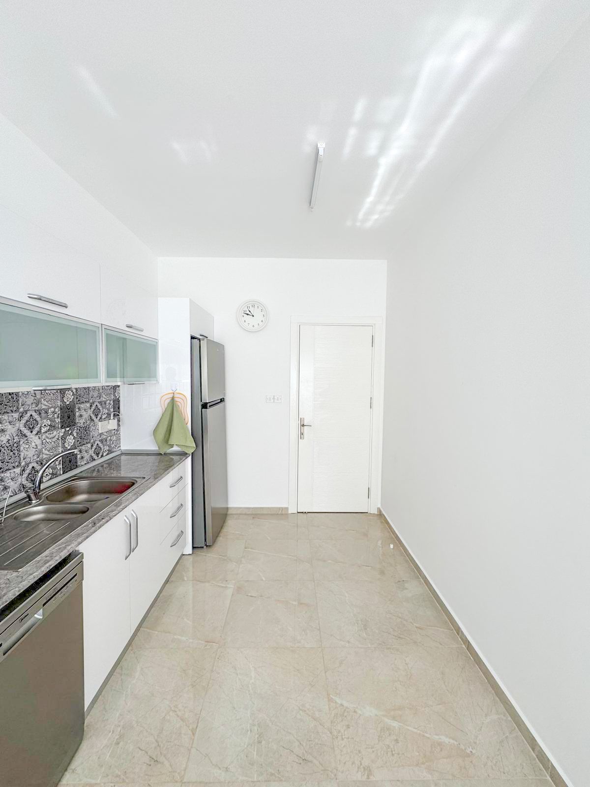 3-комнатные апартаменты 77 м² с видом на море и горы — фото 9