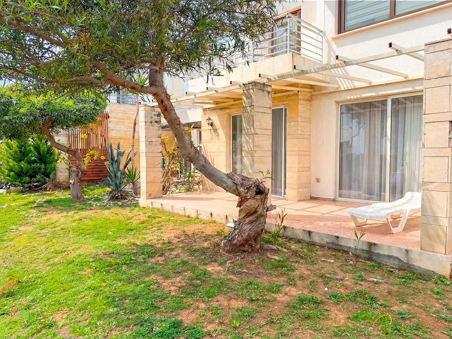 3-комнатные апартаменты 77 м² c террасой 20 м² в 400 метрах от моря — фото 3