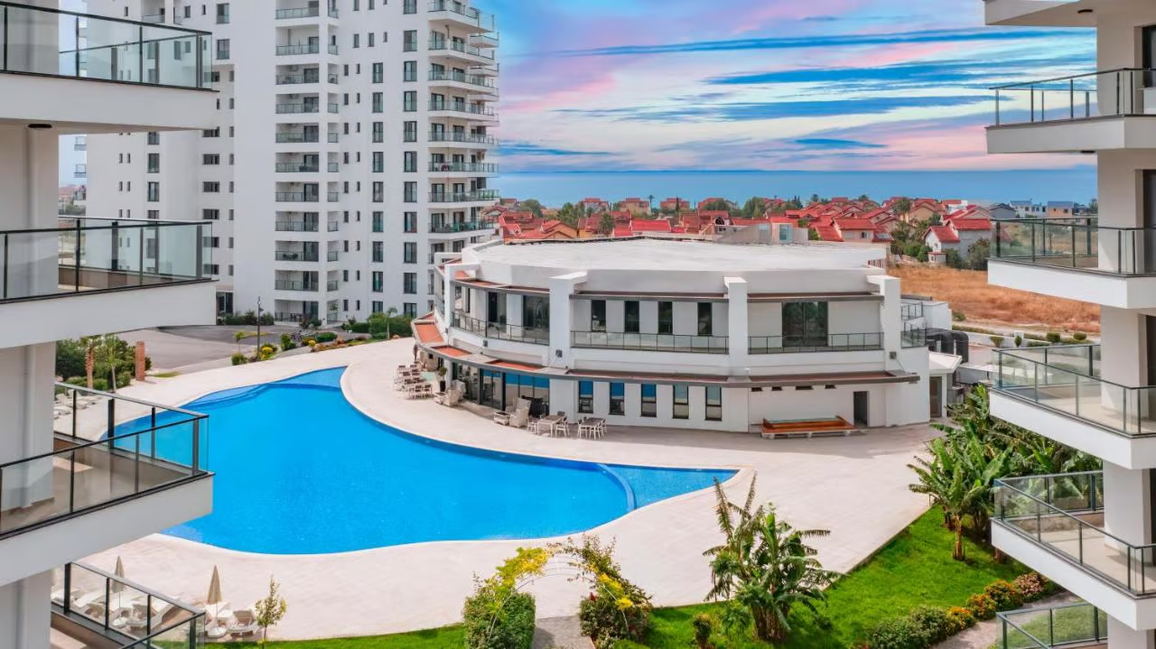 Студия 51 м² с террасой 9 м² в курортном комплексе — фото 2