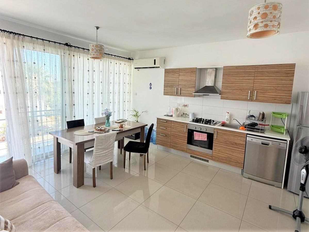 2-комнатный пентхаус 70 м² с террасой на крыше 50 м² в 250 метрах от моря