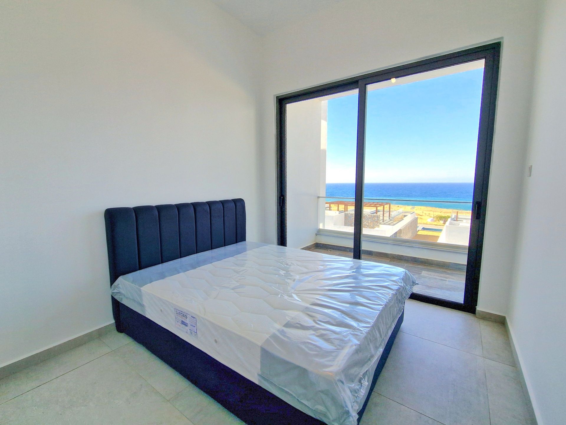 3-комнатные апартаменты 88 м² с террасой на крыше 87 м² и видом на море — фото 7