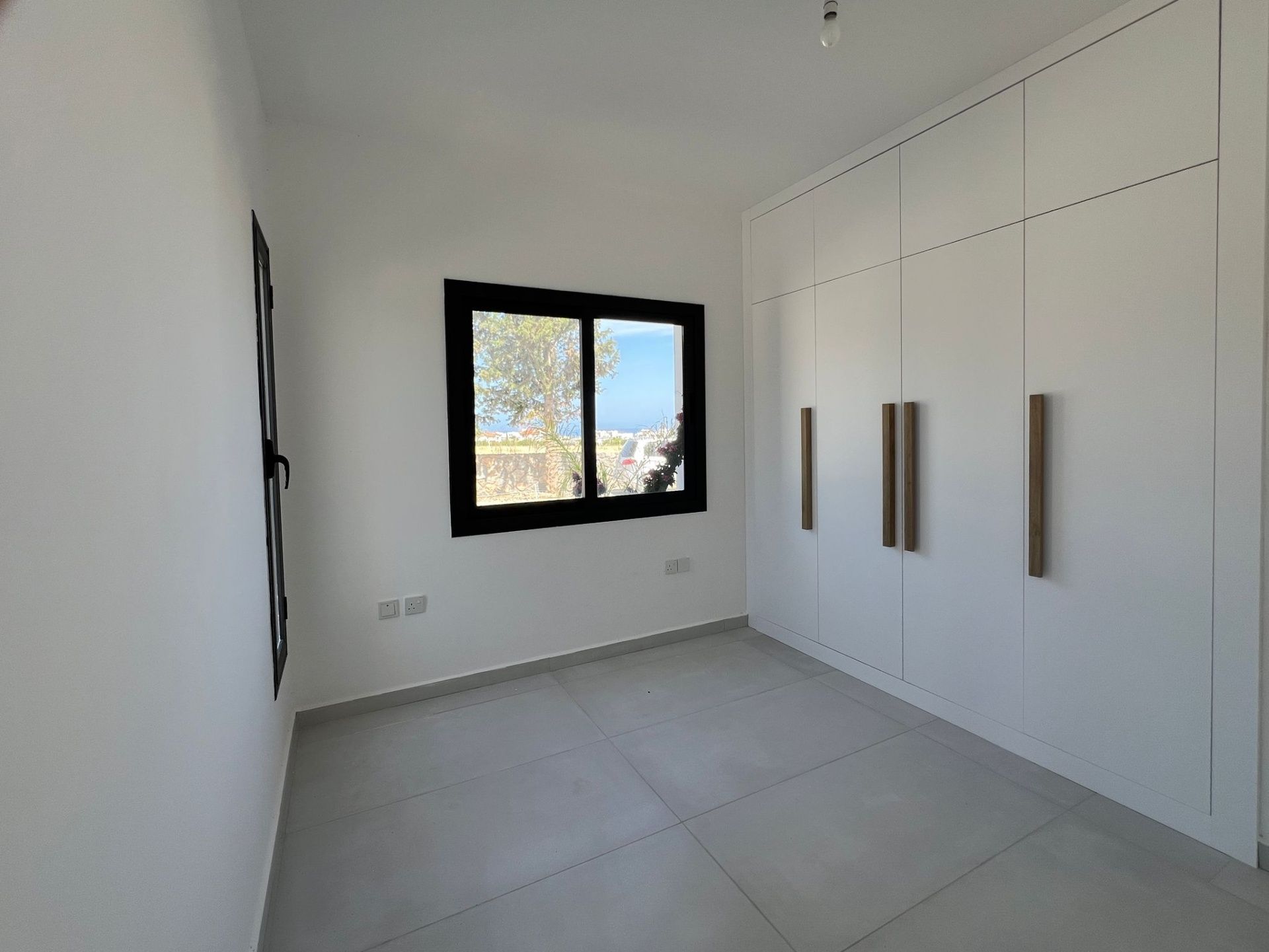 4-комнатные апартаменты 117 м² с террасой 11 м² с мебелью и техникой в Эсентепе — фото 14