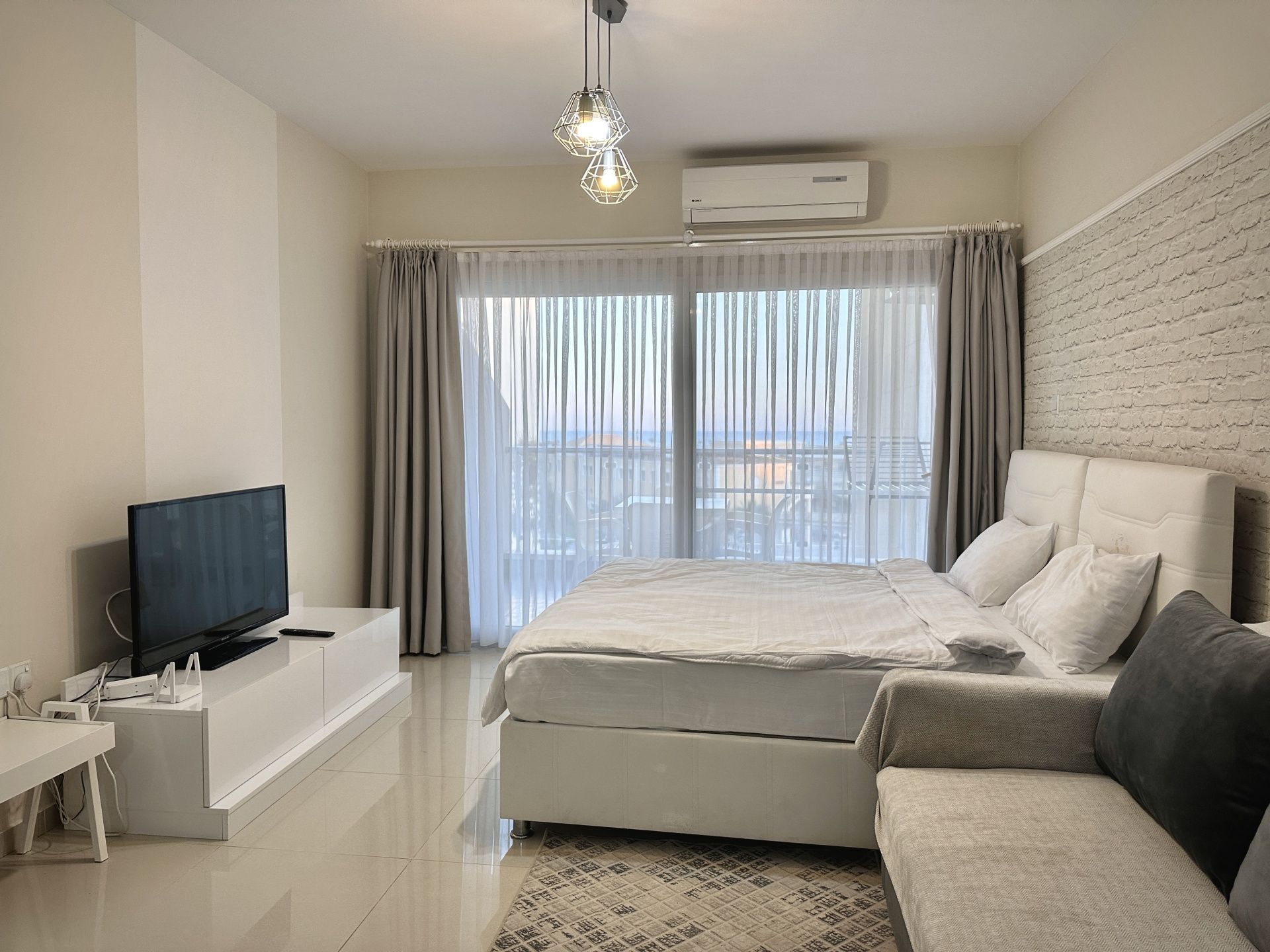 Студия 51 м² с террасой 8,2 м², откуда открывается вид на море — фото 11