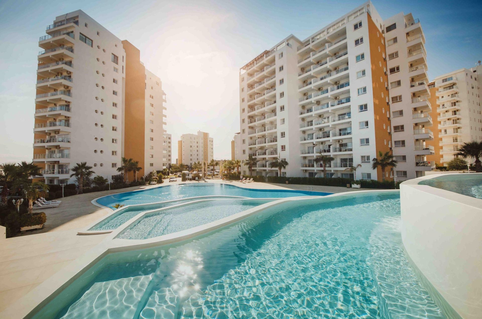 Студия 52 м² с балконом 8 м², мебелью и техникой в курортном комплексе — фото 16