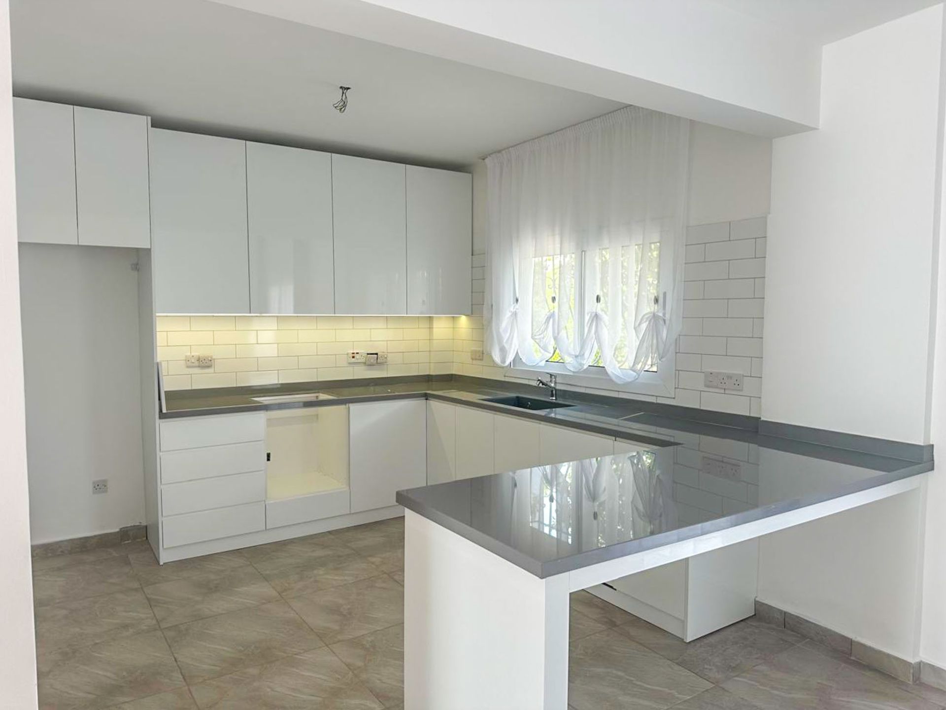 5-комнатная вилла 154 м² с террасой 12 м² и садом в 200 метрах от пляжа — фото 5