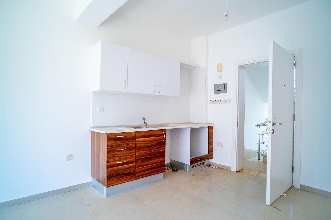 2-комнатные апартаменты-пентхаус 40 м² с террасой в Алсанджаке — фото 1