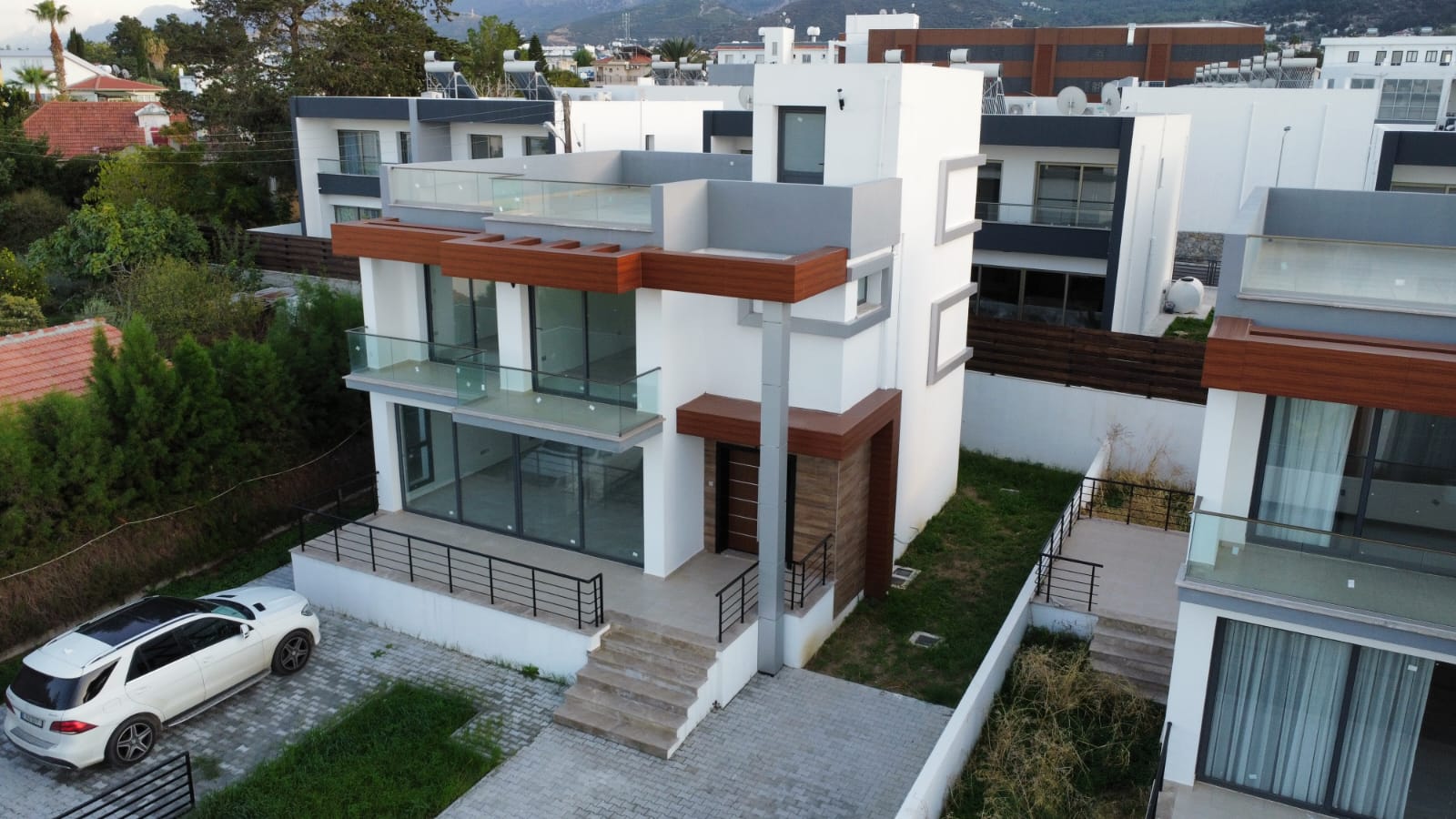 Современная вилла 3+1 (170 м2) рядом с морем  в Алсанджаке — фото 1