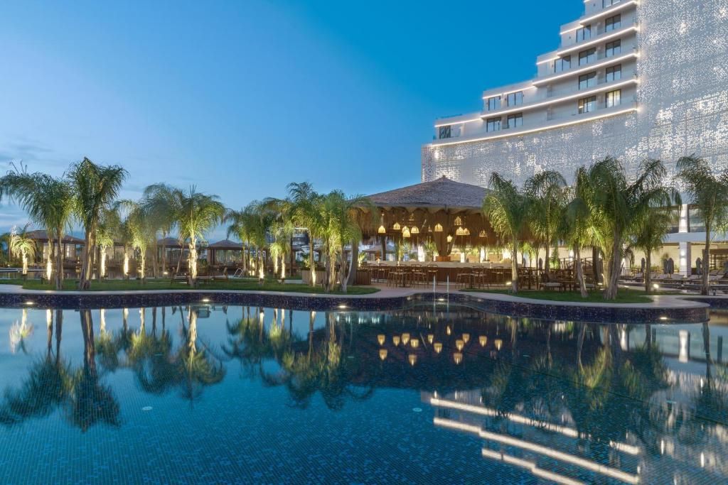 2-комнатные апартаменты 60 м² с дизайн пакетом в элитном комплексе в 650 метрах от пляжа — фото 23