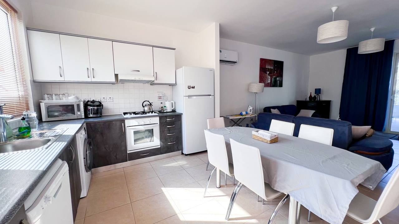 4-комнатные апартаменты 112 м² c террасой 15 м² в 450 метрах от моря