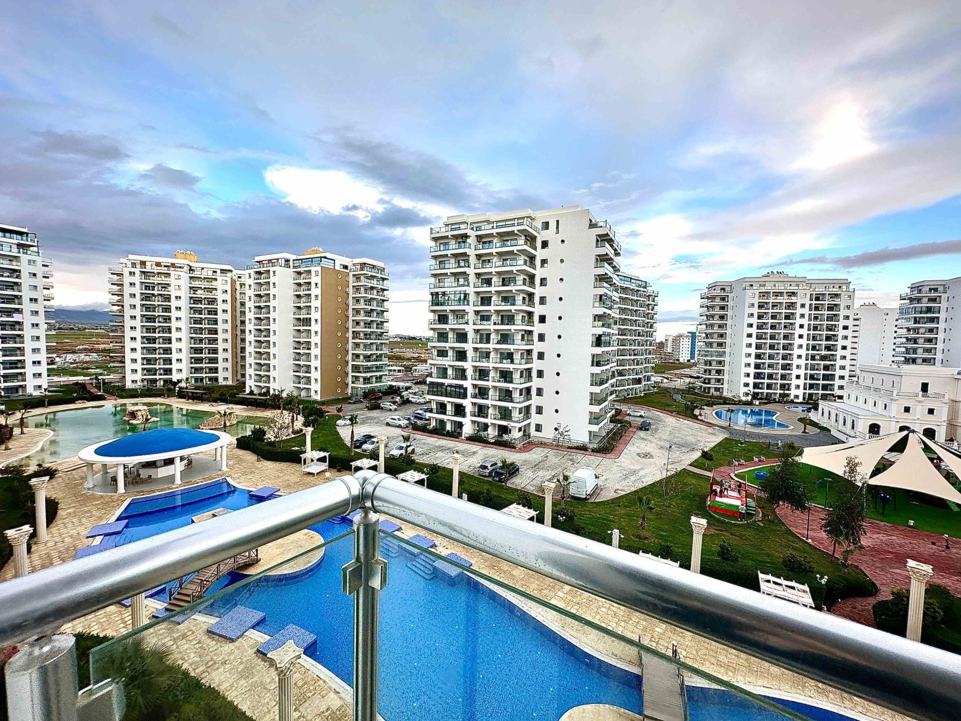 2-комнатные апартаменты 65м2 с балконом 8м2 в курортном комплексе — фото 37