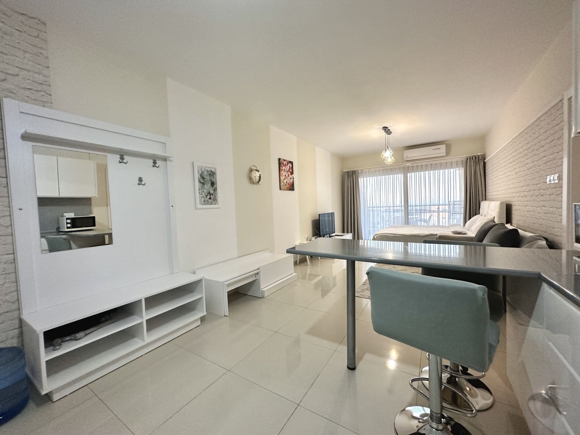 Студия 51 м² с террасой 8,2 м², откуда открывается вид на море — фото 15