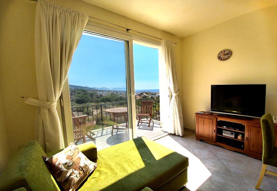 2-комнатные апартаменты 45,5 м² с видом на море и горы — фото 4