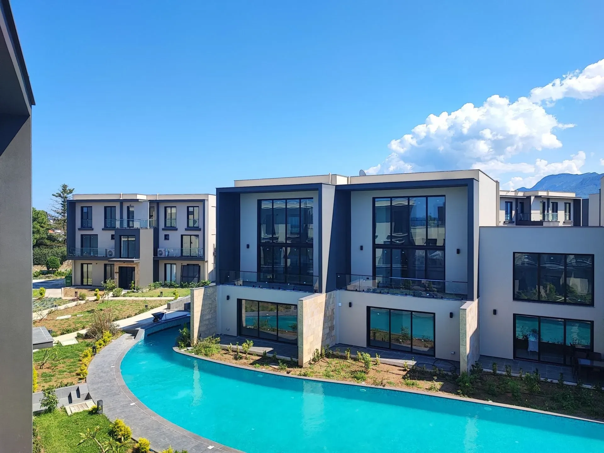 3-комнатные апартаменты 85 м² на первой береговой линии