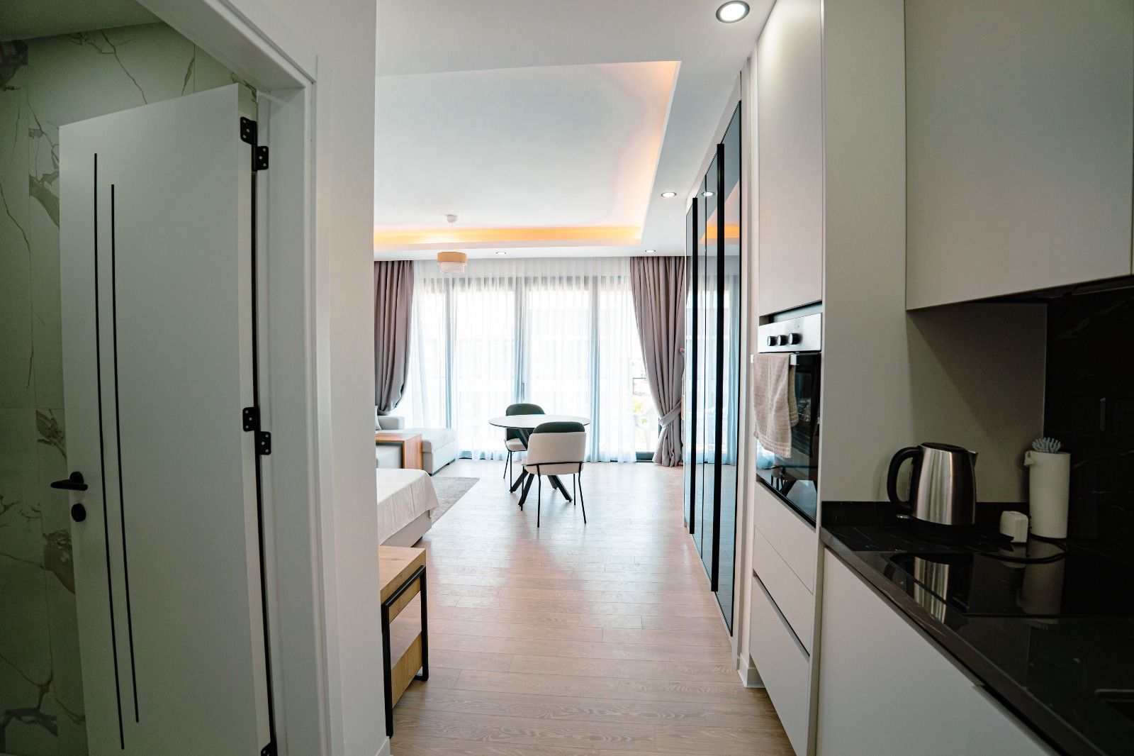 Студия Penthouse 38 м2 с балконом и террасой в красивом комплексе в Каршияке — фото 6