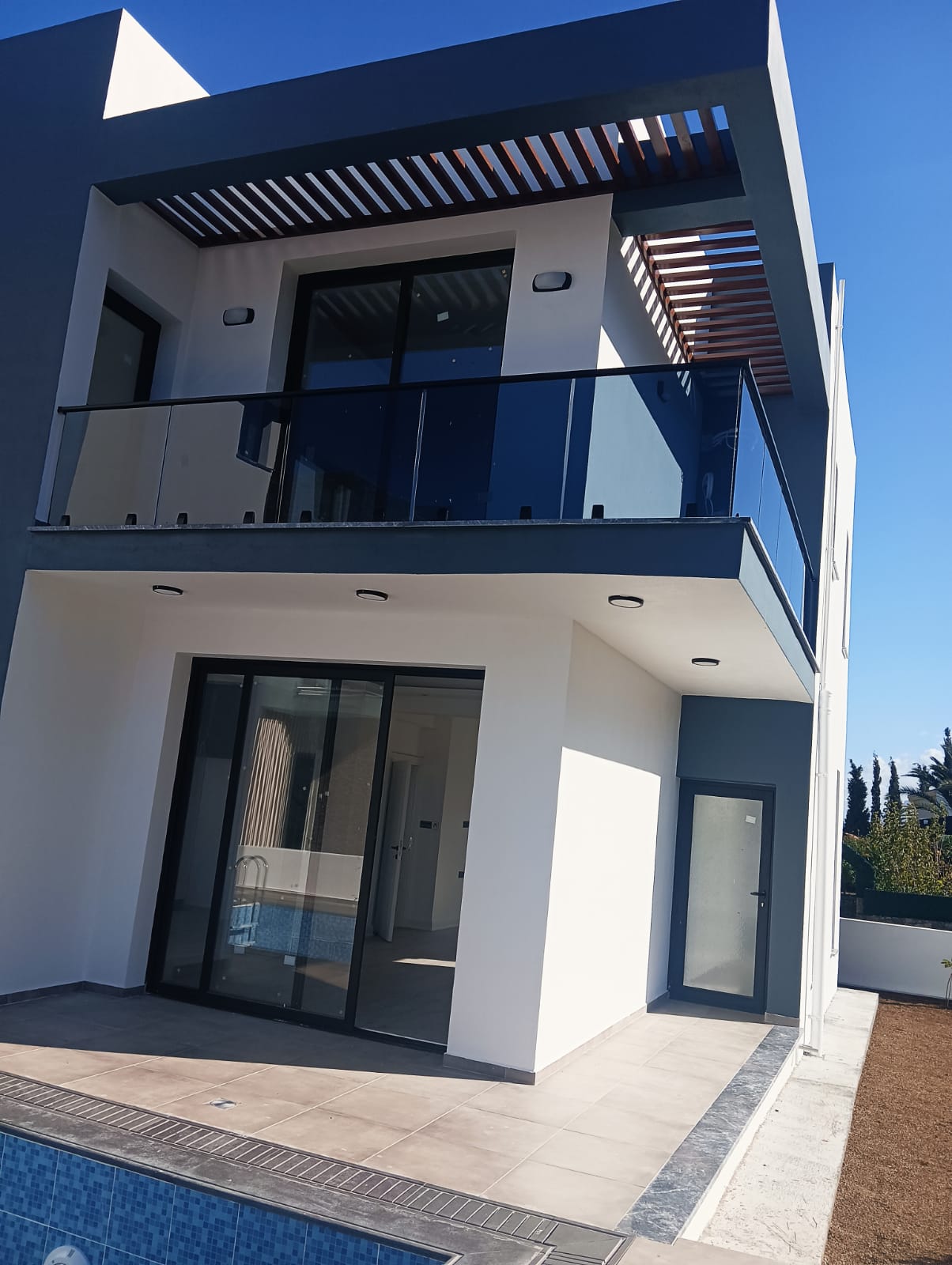 Комфортная вилла 4+1( 206 м²) с бассейном в Каршияке — фото 1