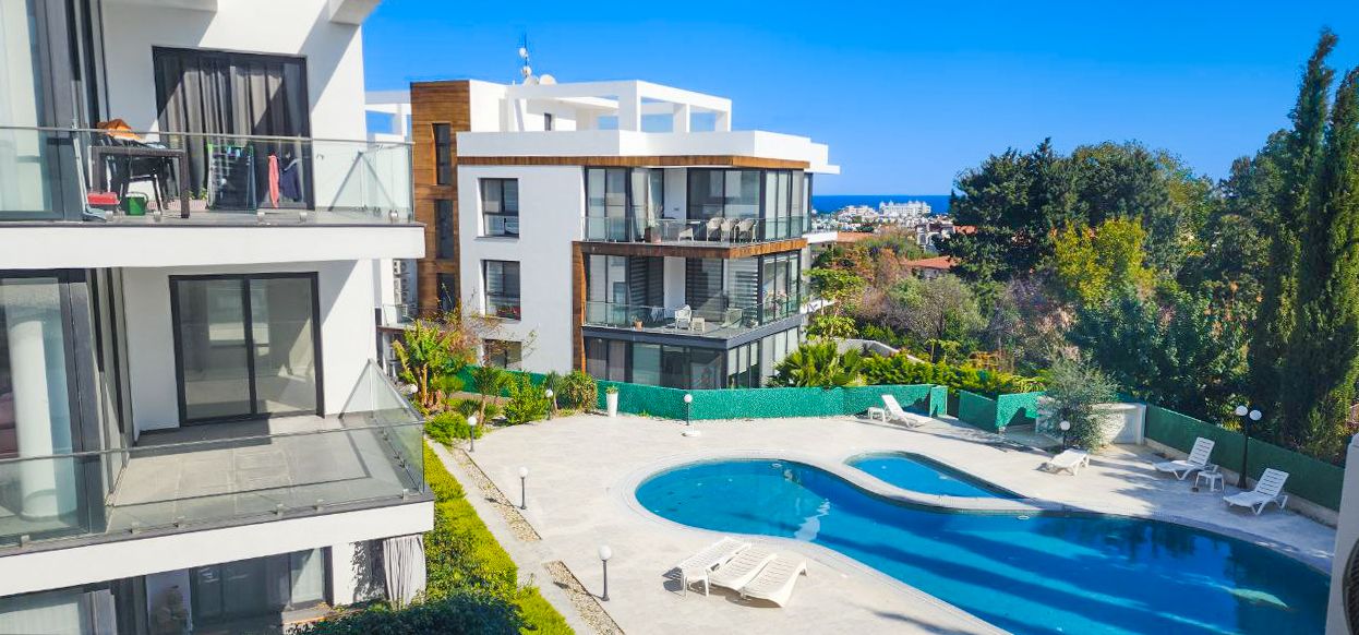 3-комнатный апартаменты 95 м² с террасой на крыше 40 м² и видами на море и горы