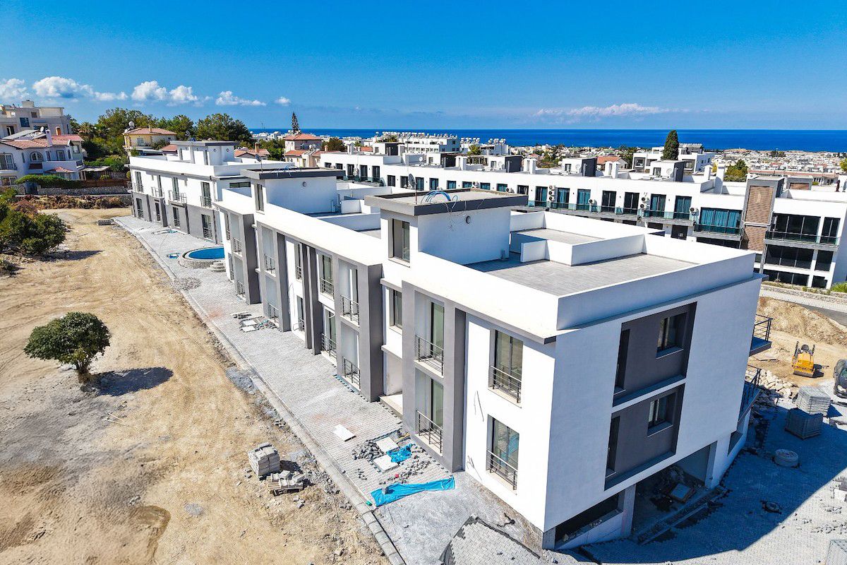 2-комнатные апартаменты 49 м² с террасой на крыше в уютном комплексе в Алсанджаке — фото 20