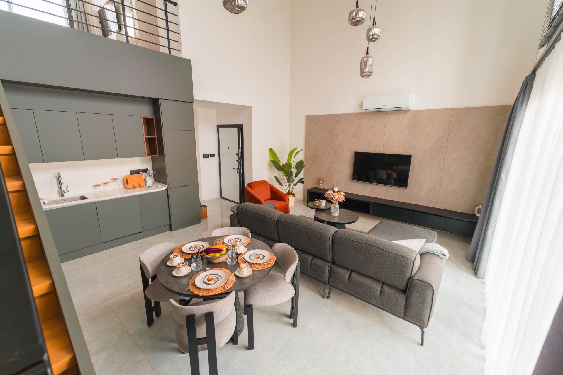 3-комнатные апартаменты loft 104 м² с террасой 9 м² с дизайн-пакетом — фото 3