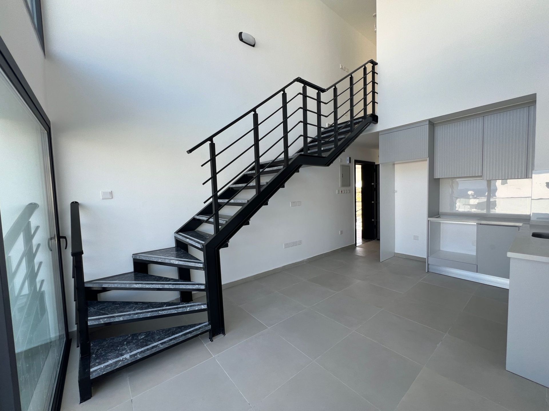 3-комнатный пентхаус loft 74 м² с террасой на крыше 31 м² в уютном комплексе в Эсентепе — фото 7