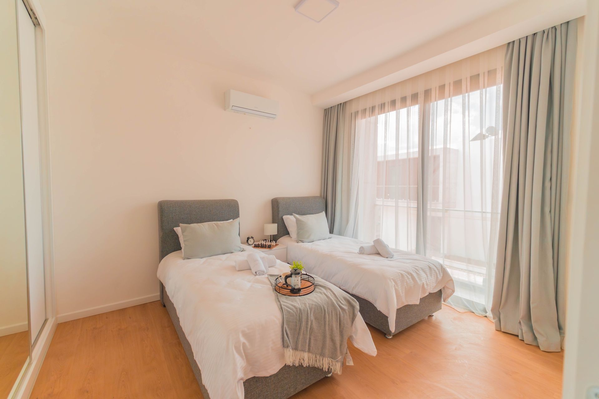 3-комнатные апартаменты loft 104 м² с террасой 9 м² с дизайн-пакетом — фото 8