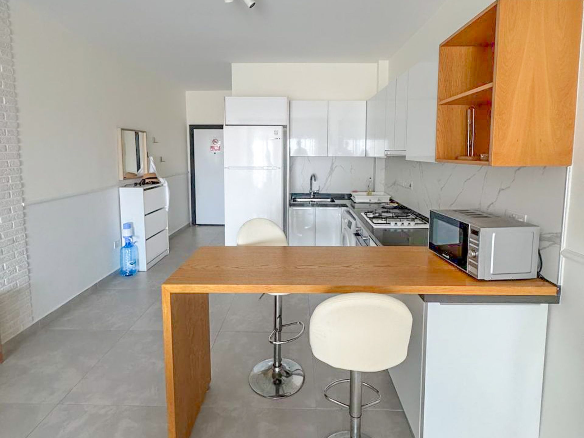 Студия 60 м² с балконом 8 м² и неперекрываемым видом на море в курортном комплексе — фото 6