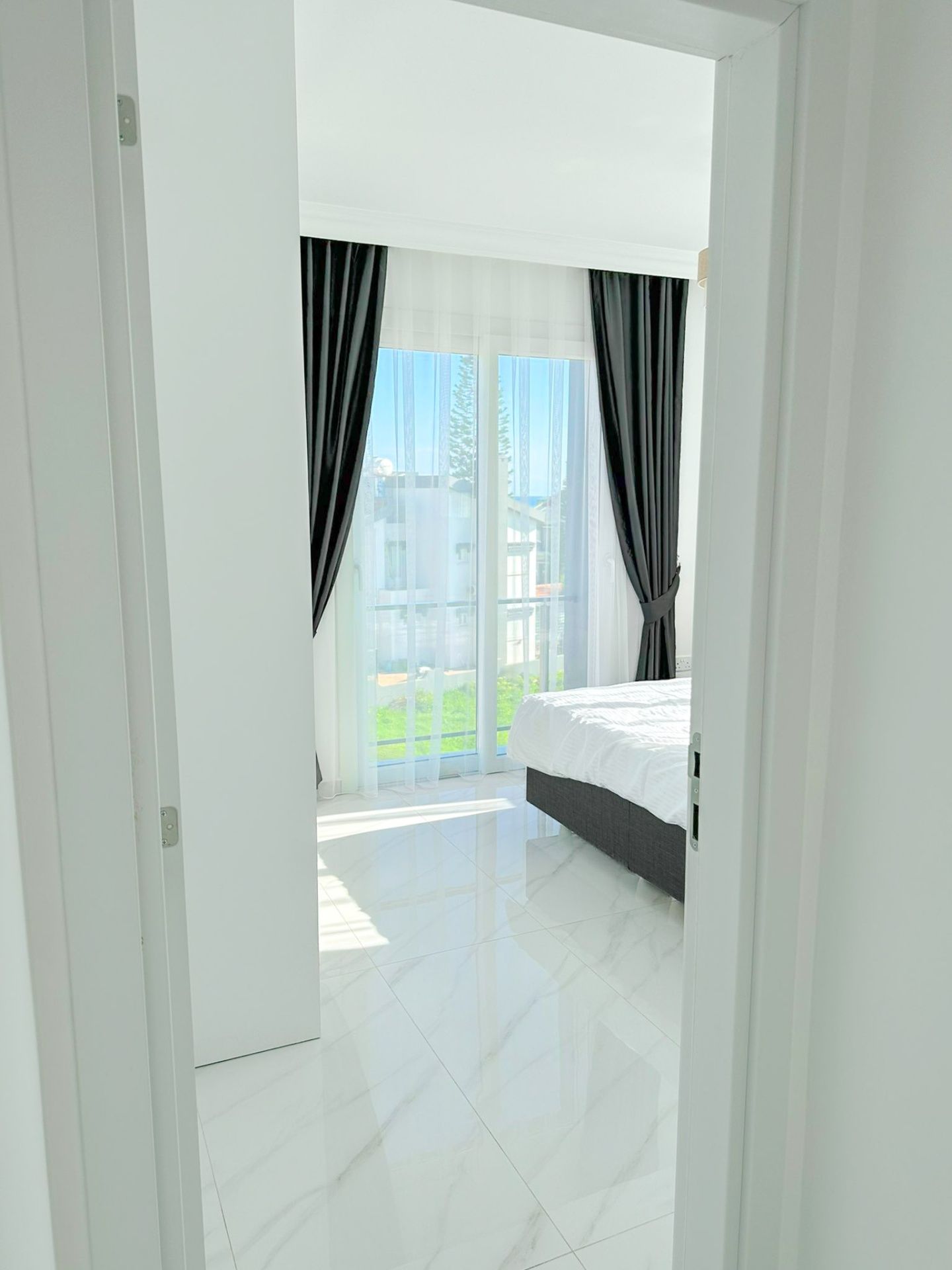 3-комнатные апартаменты 79 м² с балконом в 550 метрах от моря — фото 9