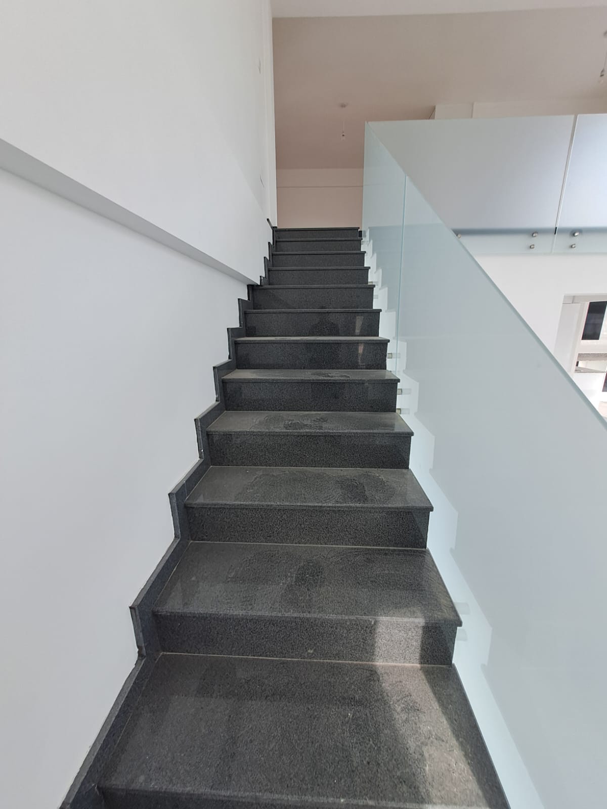 3-комнатные апартаменты loft 140 м² с большой террасой 38 м² в уютном комплексе — фото 8