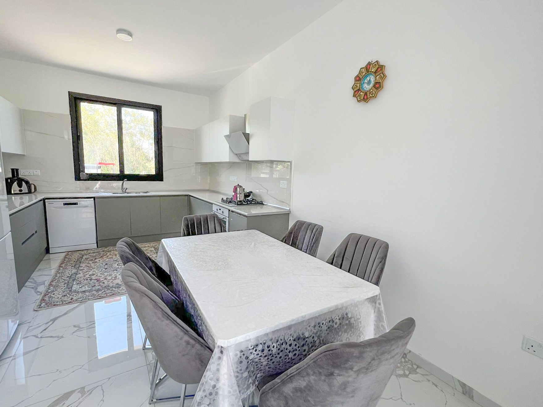 4-комнатные таунхаус 140 м² с мебелью и техникой — фото 6