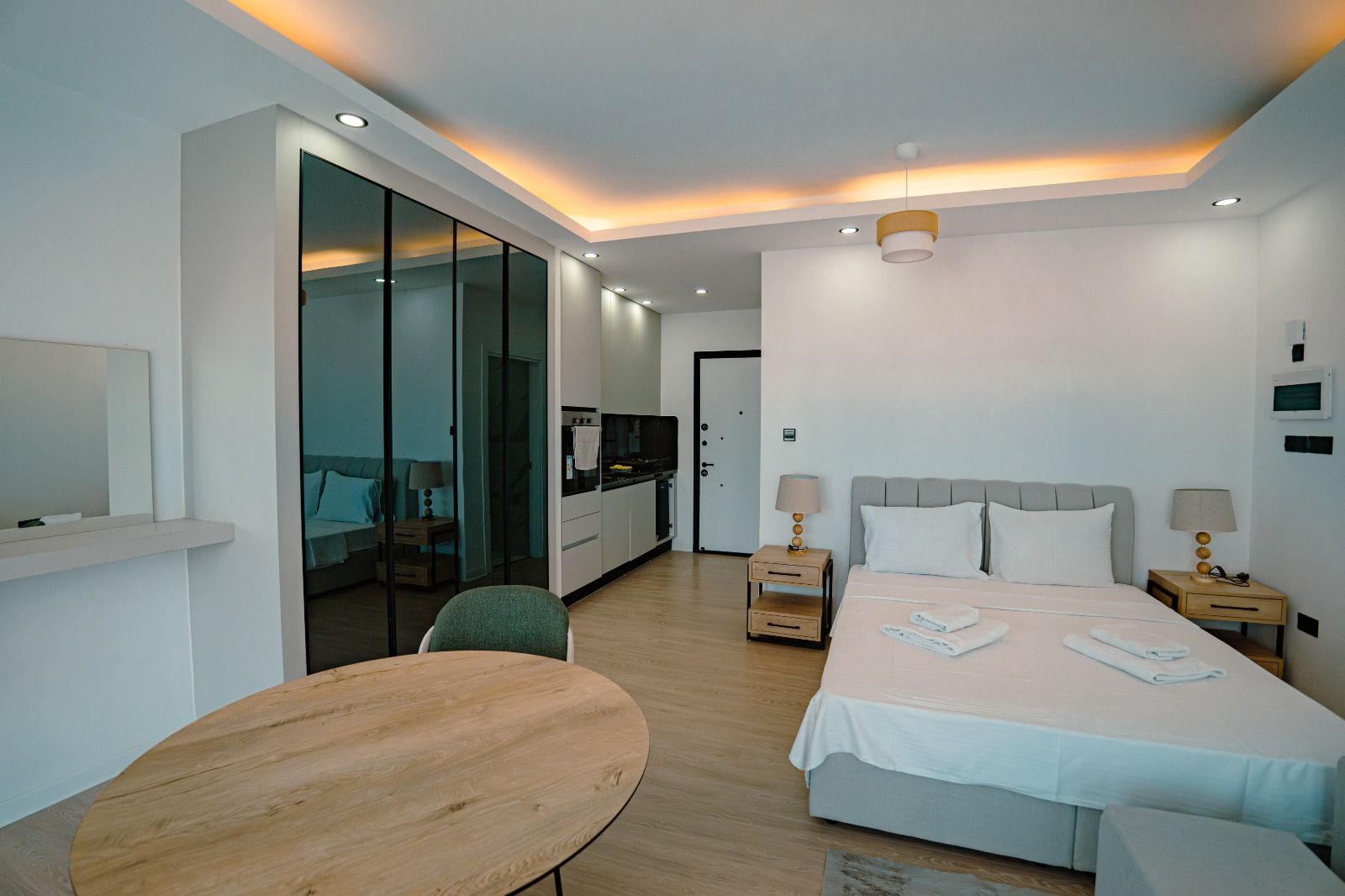 Студия Penthouse 38 м2 с балконом и террасой в красивом комплексе в Каршияке — фото 9