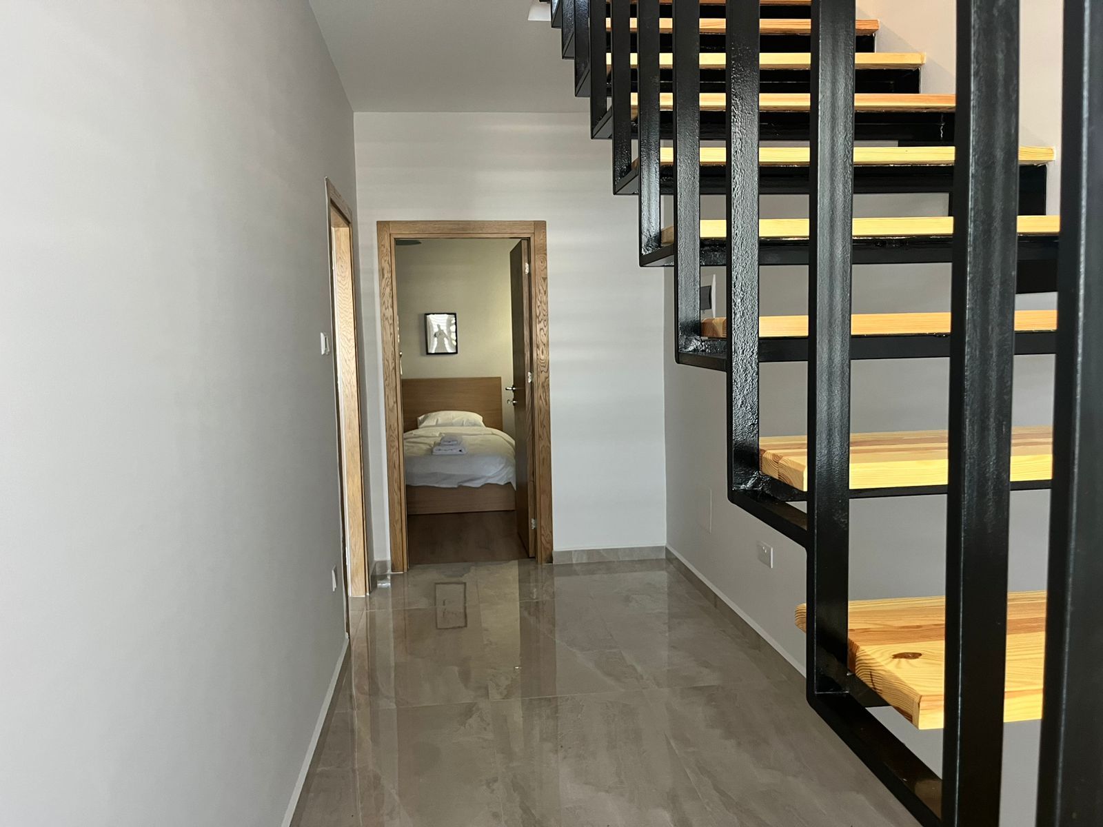 Двухэтажные апартаменты 2+1 (108 м2 ) в красивом комплексе в Эсентепе — фото 12
