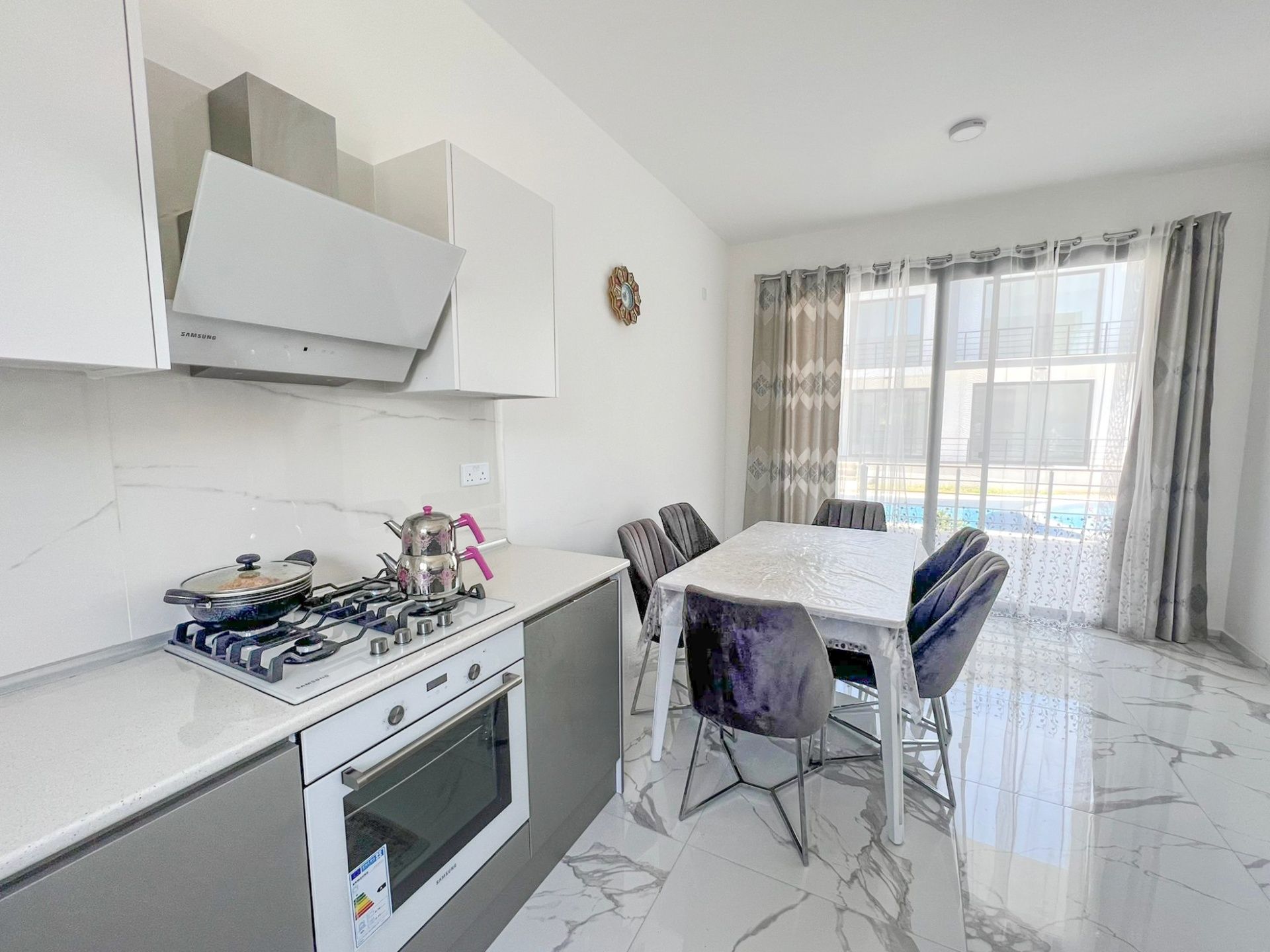 4-комнатные таунхаус 140 м² с мебелью и техникой — фото 8