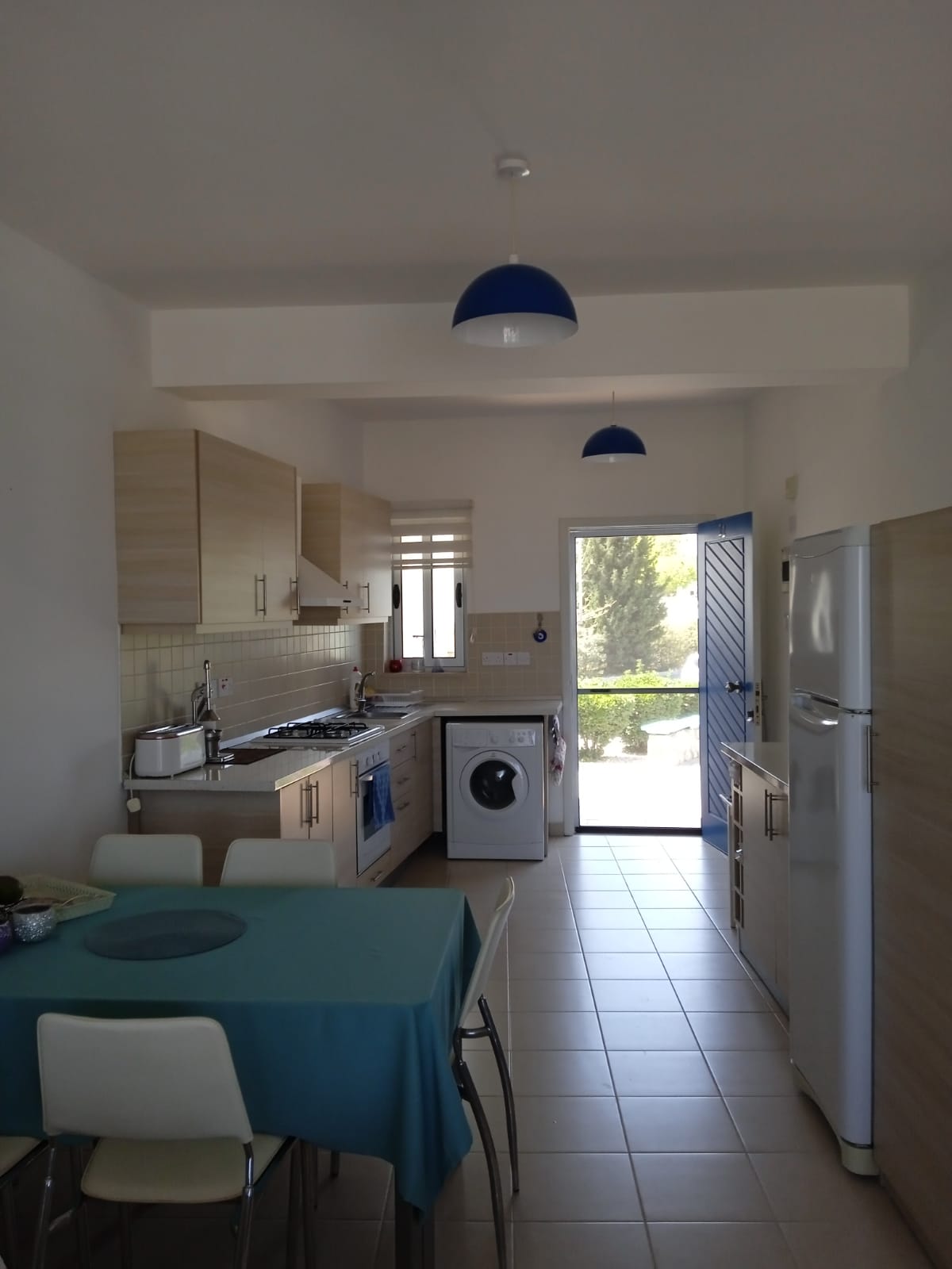 Готовая трехкомнатная квартира 65 м² с террасой 35 м² на первой береговой линии в Эсентепе — фото 12