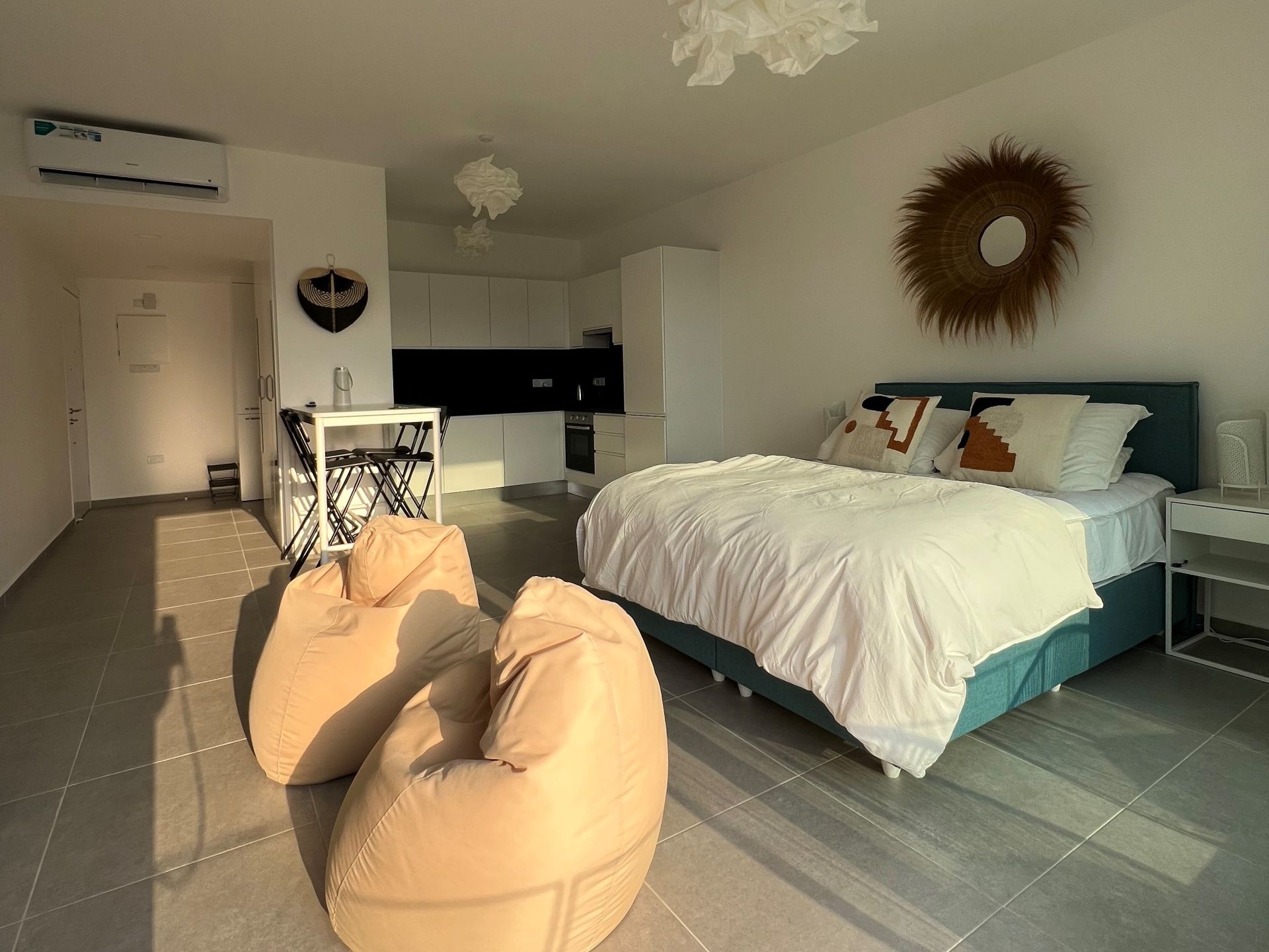 Студия 45 м² с террасой 8 м² в 250 метрах от пляжа с мебелью и техникой — фото 4