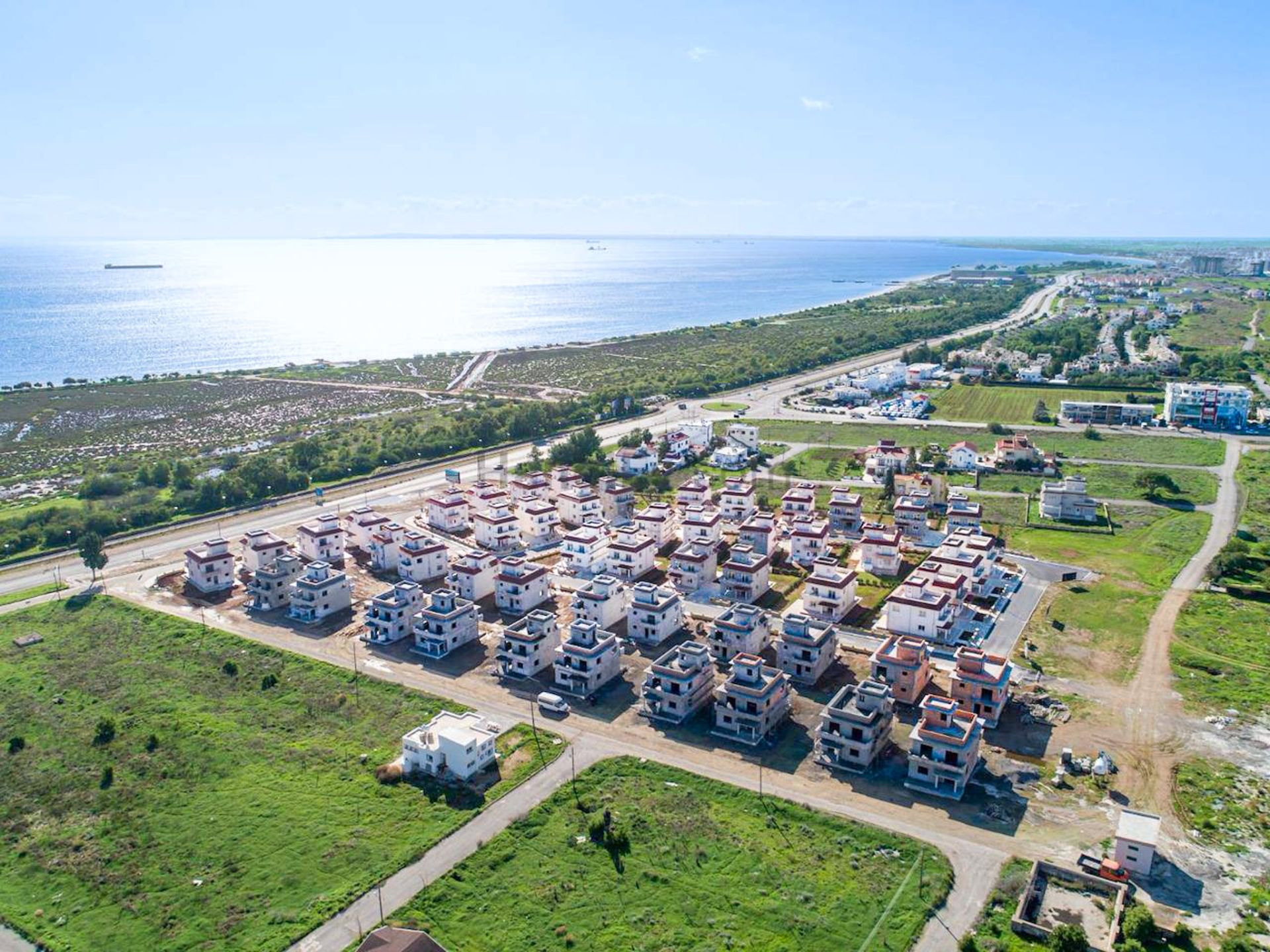 3-комнатные апартаменты 79 м² с балконом в 550 метрах от моря