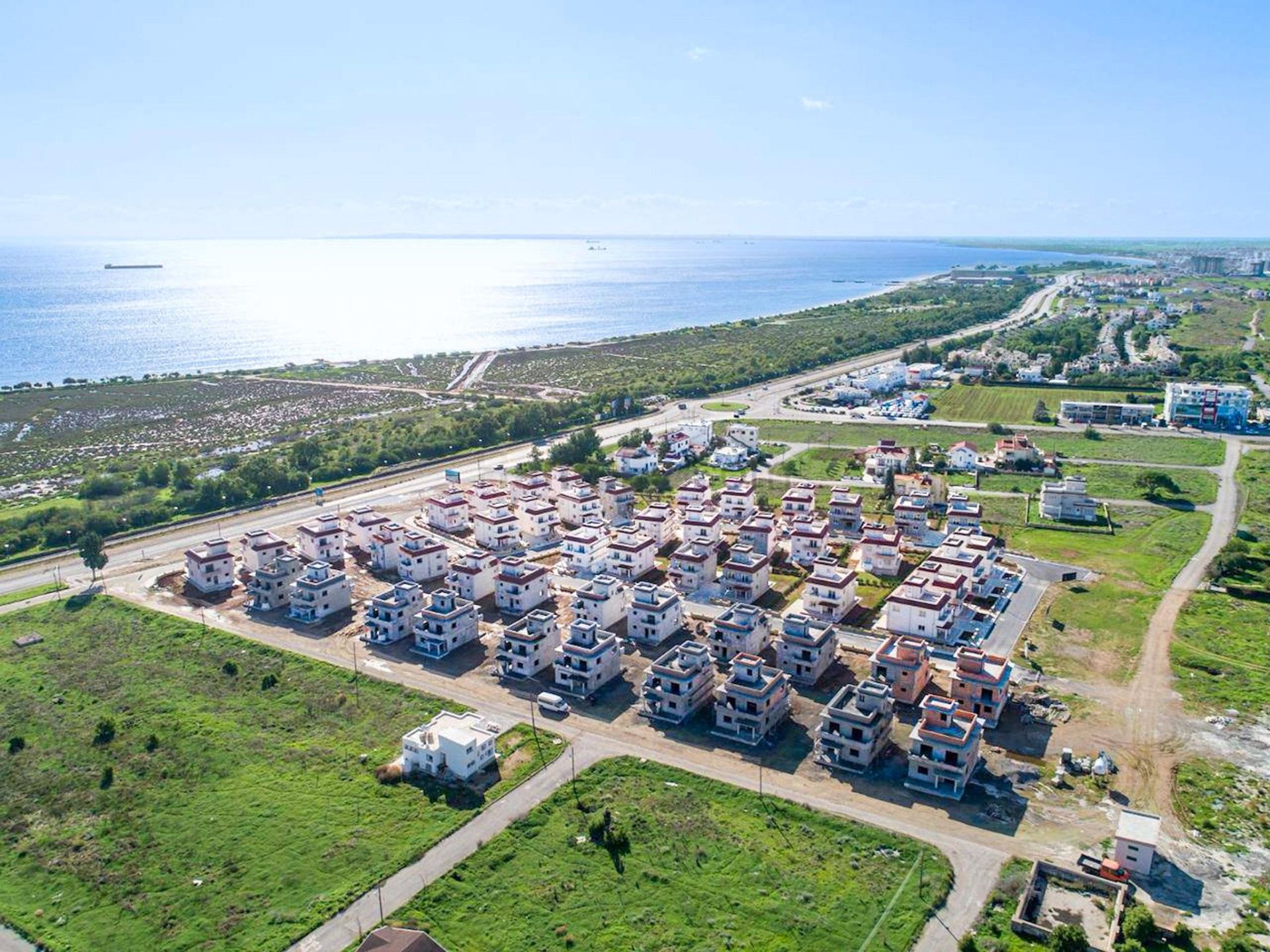 3-комнатные апартаменты 79 м² с балконом в 550 метрах от моря — фото 2