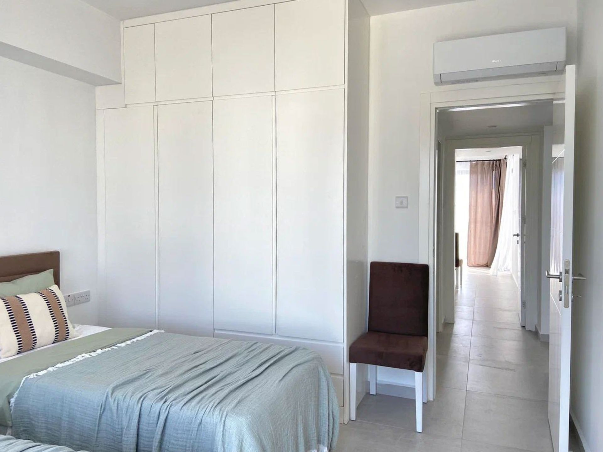 3-комнатный пентхаус 83 м² с террасой на крыше 60 м² и полным дизайн-пакетом в 200 метрах от моря! — фото 12