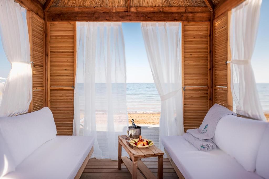 2-комнатные апартаменты 64 м² с террасой 30 м² и прямым видом на море из спальни! — фото 19