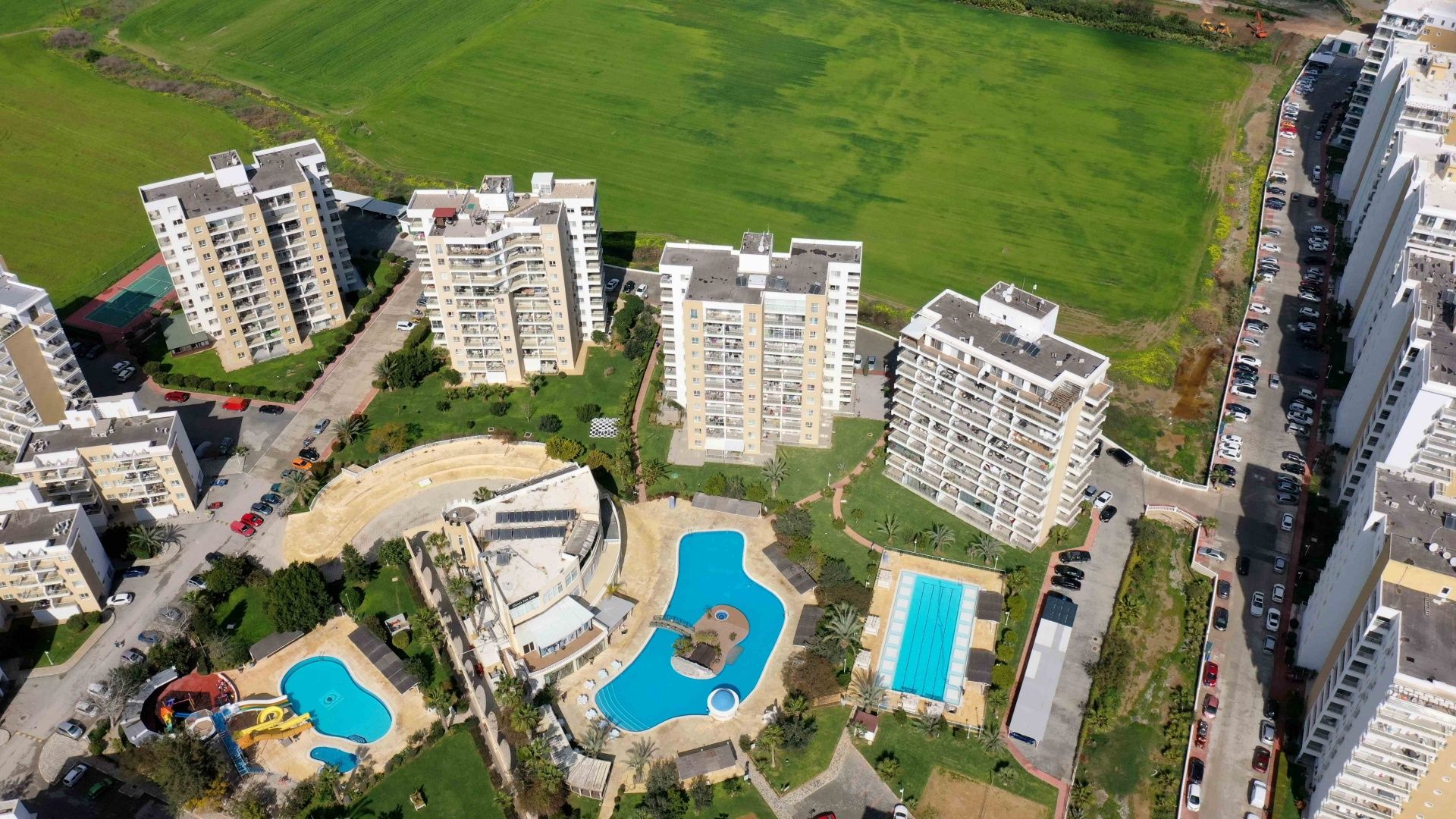 4-комнатные апартаменты 225 м² с террасой 60 м² и джакузи в курортном комплексе — фото 51