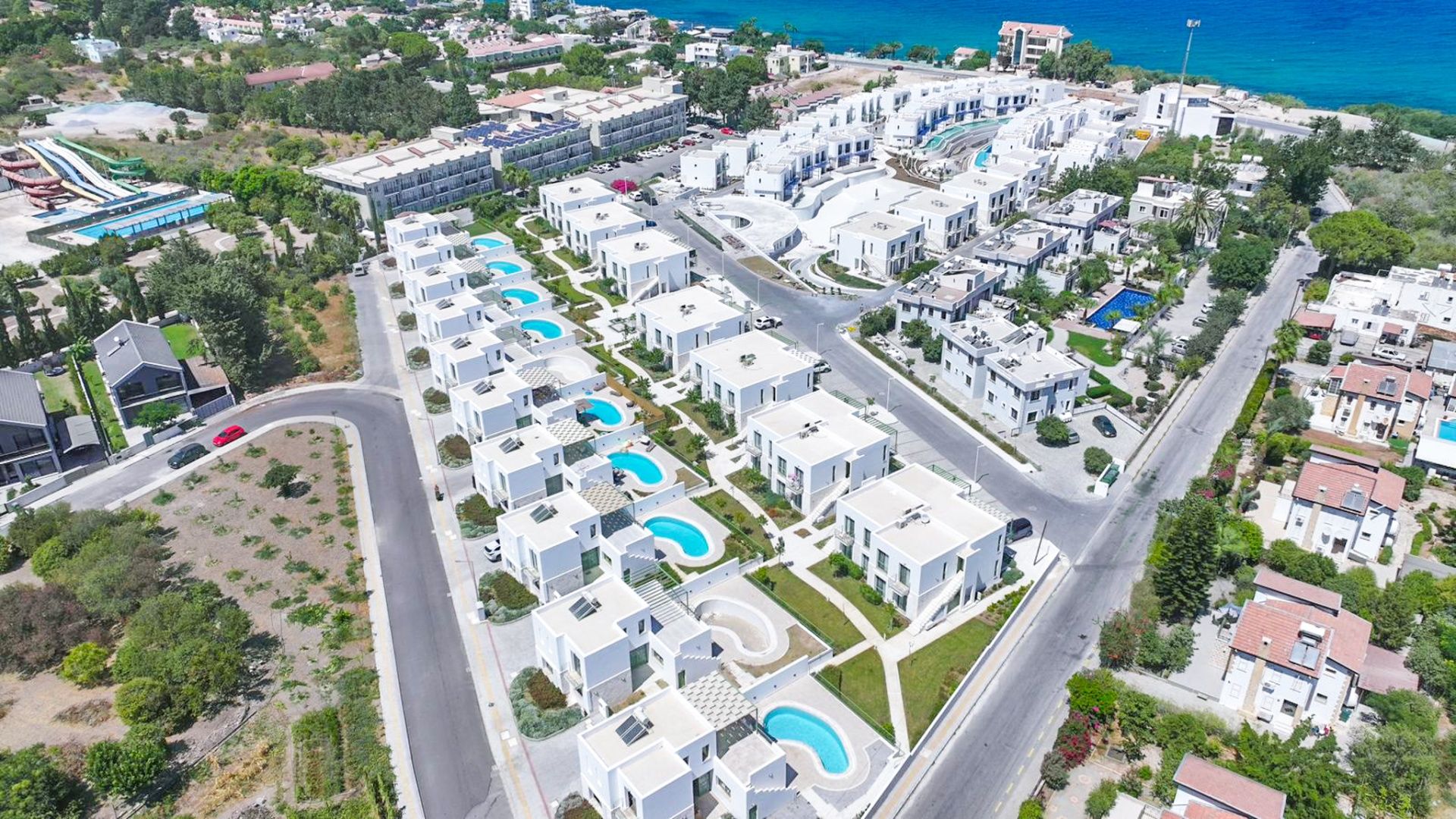 3-комнатный таунхаус 105 м² с террасой 65 м² и бассейном в новом комплексе в Лапте — фото 18