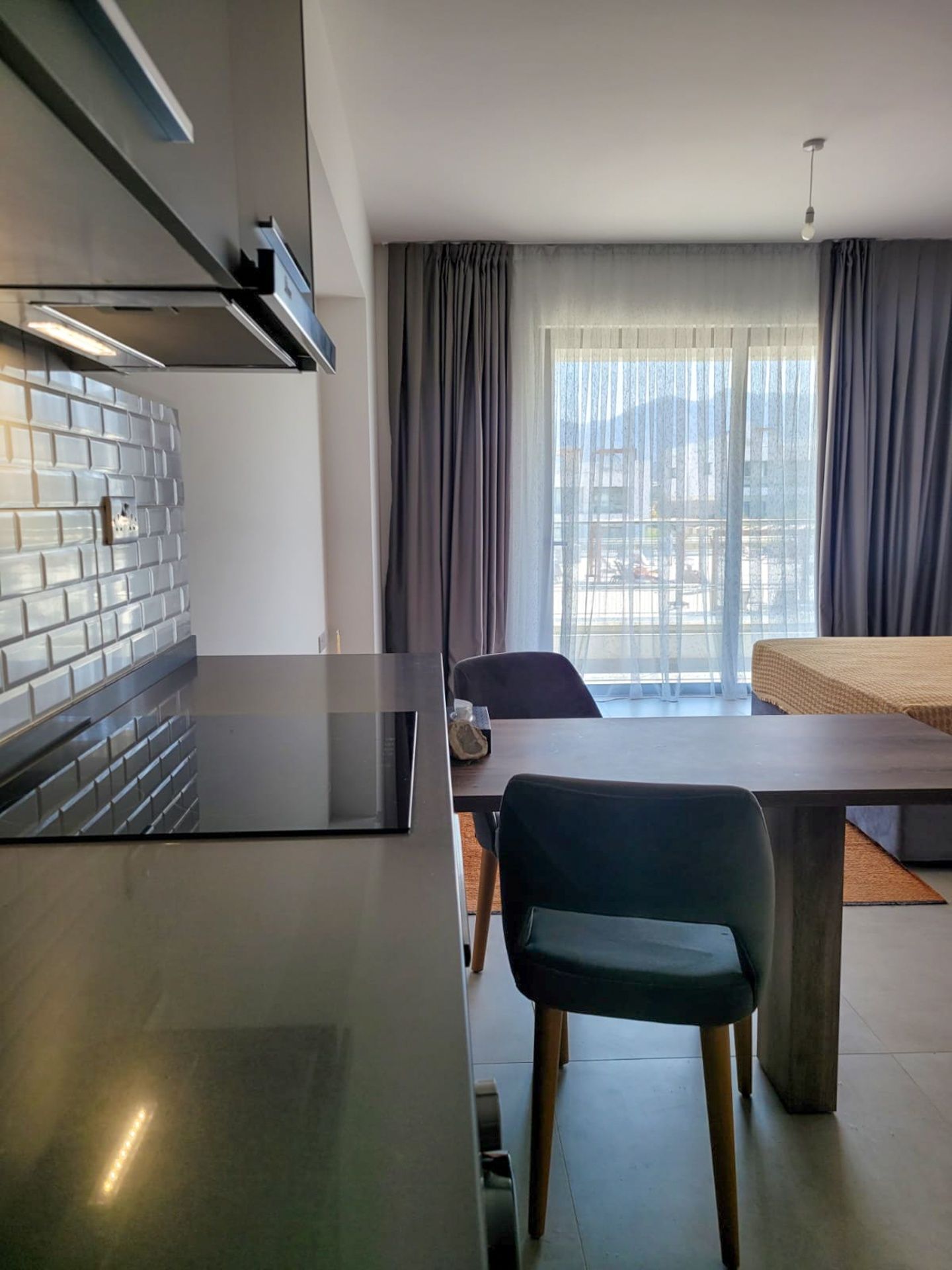 Студия-пентхаус 37 м² с террасой на крыше 18 м² в элитном комплексе на берегу моря — фото 15