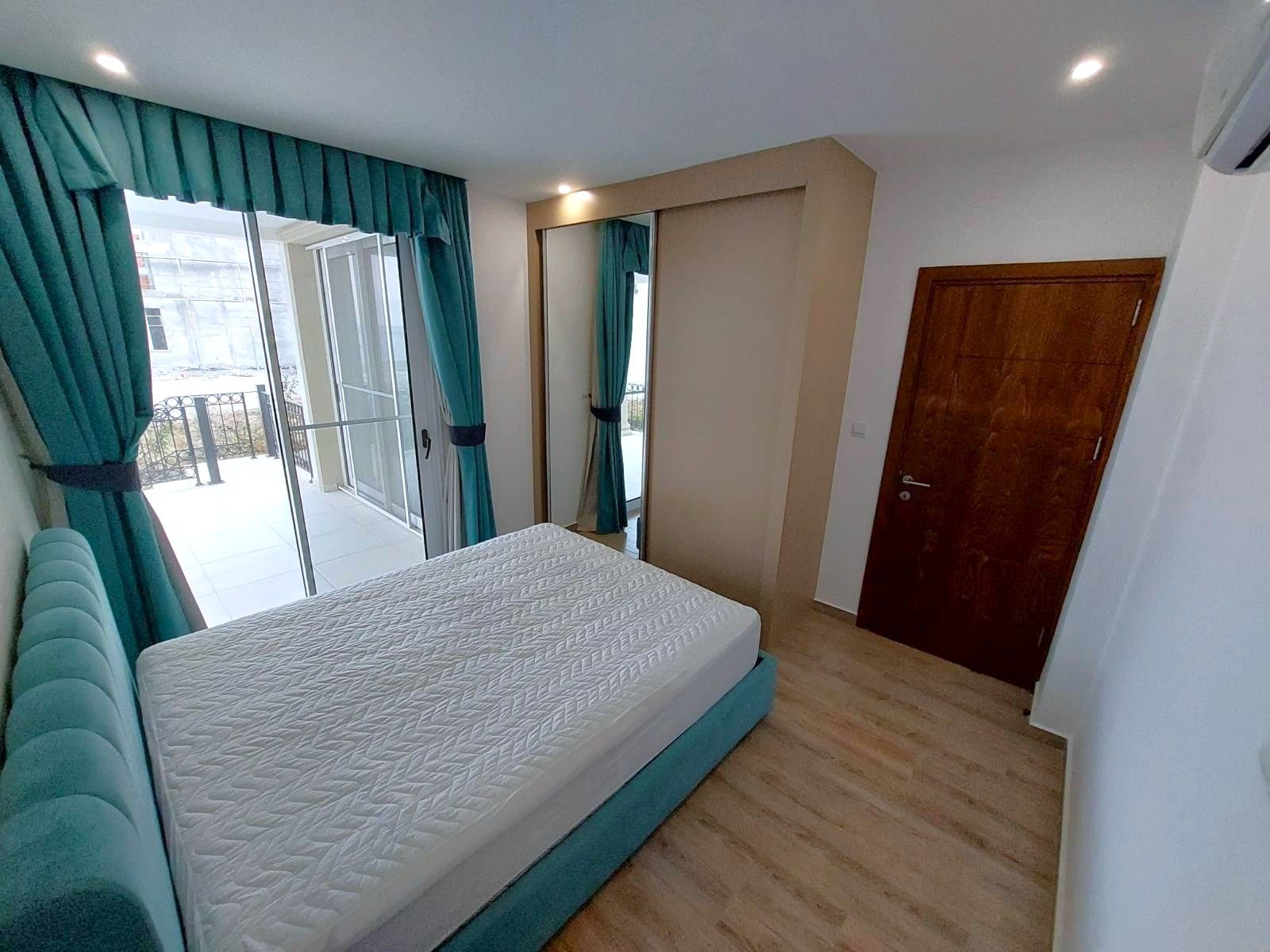 3-комнатные апартаменты 75 м² + 16 м² терраса в комплексе на первой линии от моря — фото 9