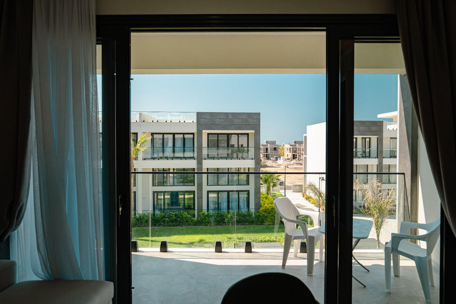 Студия Penthouse 38 м2 с балконом и террасой в красивом комплексе в Каршияке — фото 4