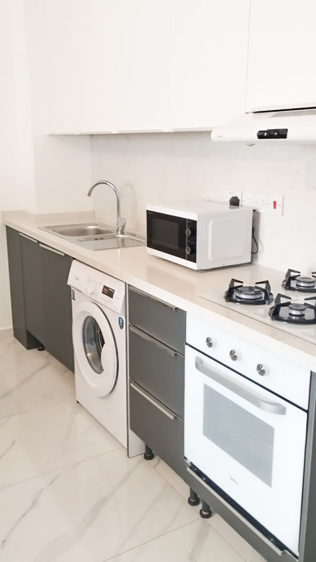 Студия 47 м² с балконом 7 м² и полной меблировкой — фото 6