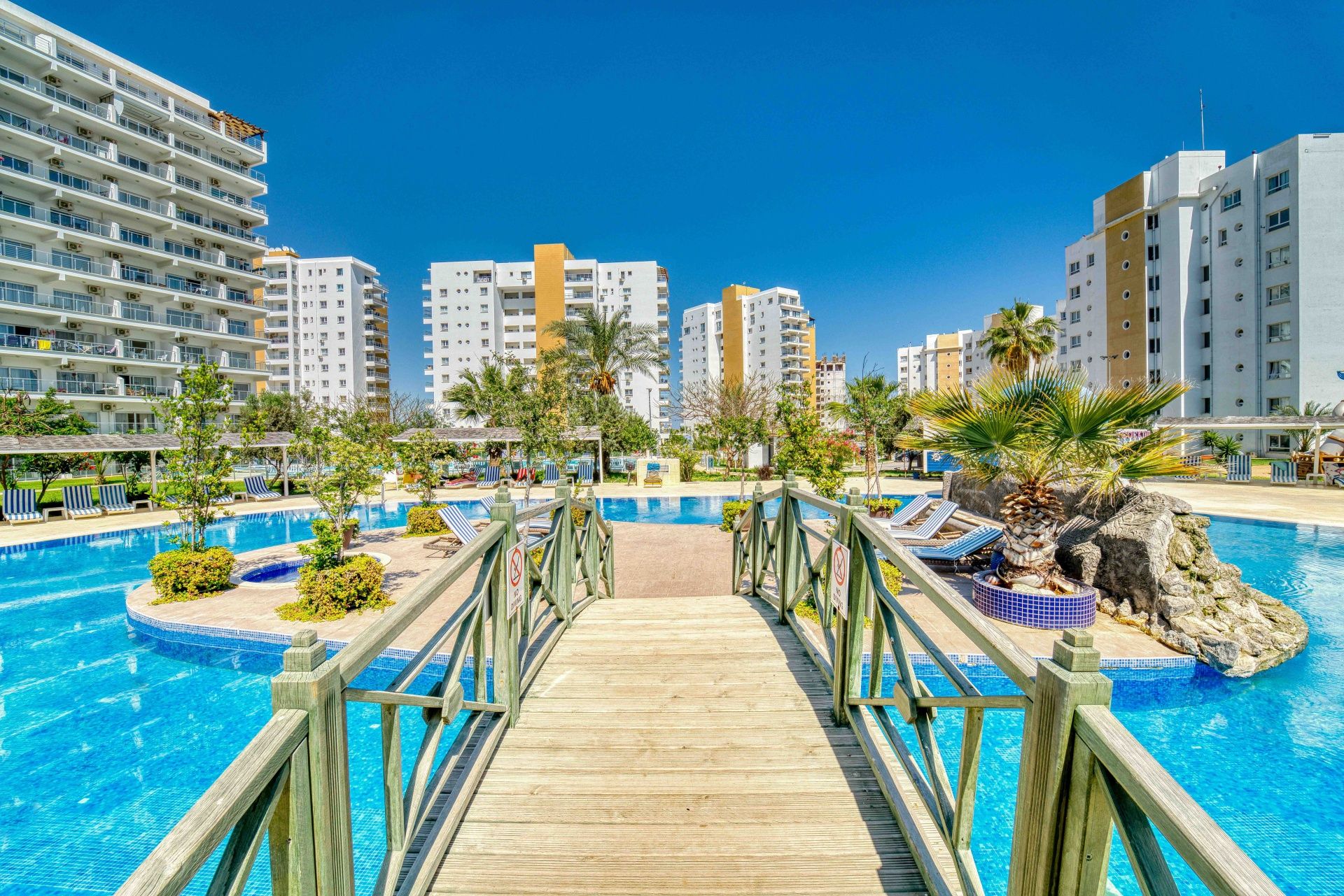 Студия 51 м² с террасой 8,2 м², откуда открывается вид на море — фото 2