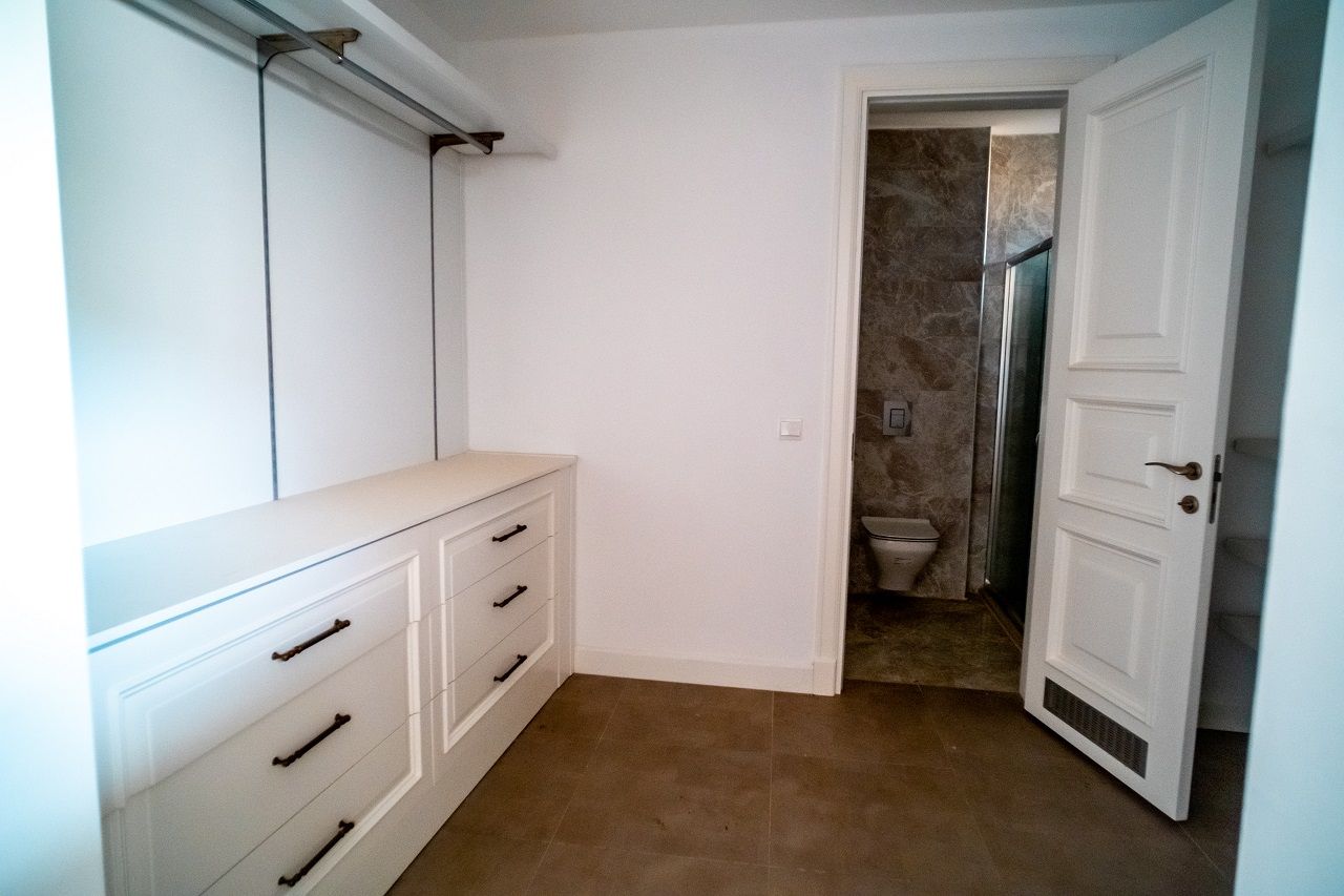 Квартира 4+1 (230 м2) с частным бассейном в Беллапаисе — фото 53