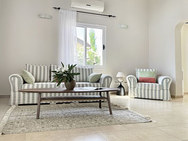 Роскошная 5-спальная вилла в 160 метрах от пляжа (Villa Sarcon) - фото № 4