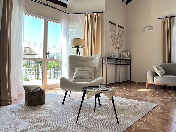 Полностью меблированная 4-спальная вилла 200 м² с отдельным участком земли 547 м² в 120 метрах от пляжа - фото № 4