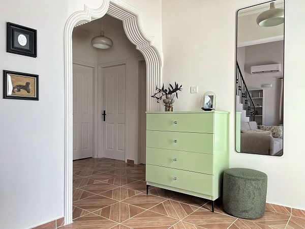 Полностью меблированная 4-спальная вилла 200 м² с отдельным участком земли 547 м² в 120 метрах от пляжа - фото № 8