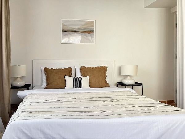 Полностью меблированная 4-спальная вилла 200 м² с отдельным участком земли 547 м² в 120 метрах от пляжа - фото № 18